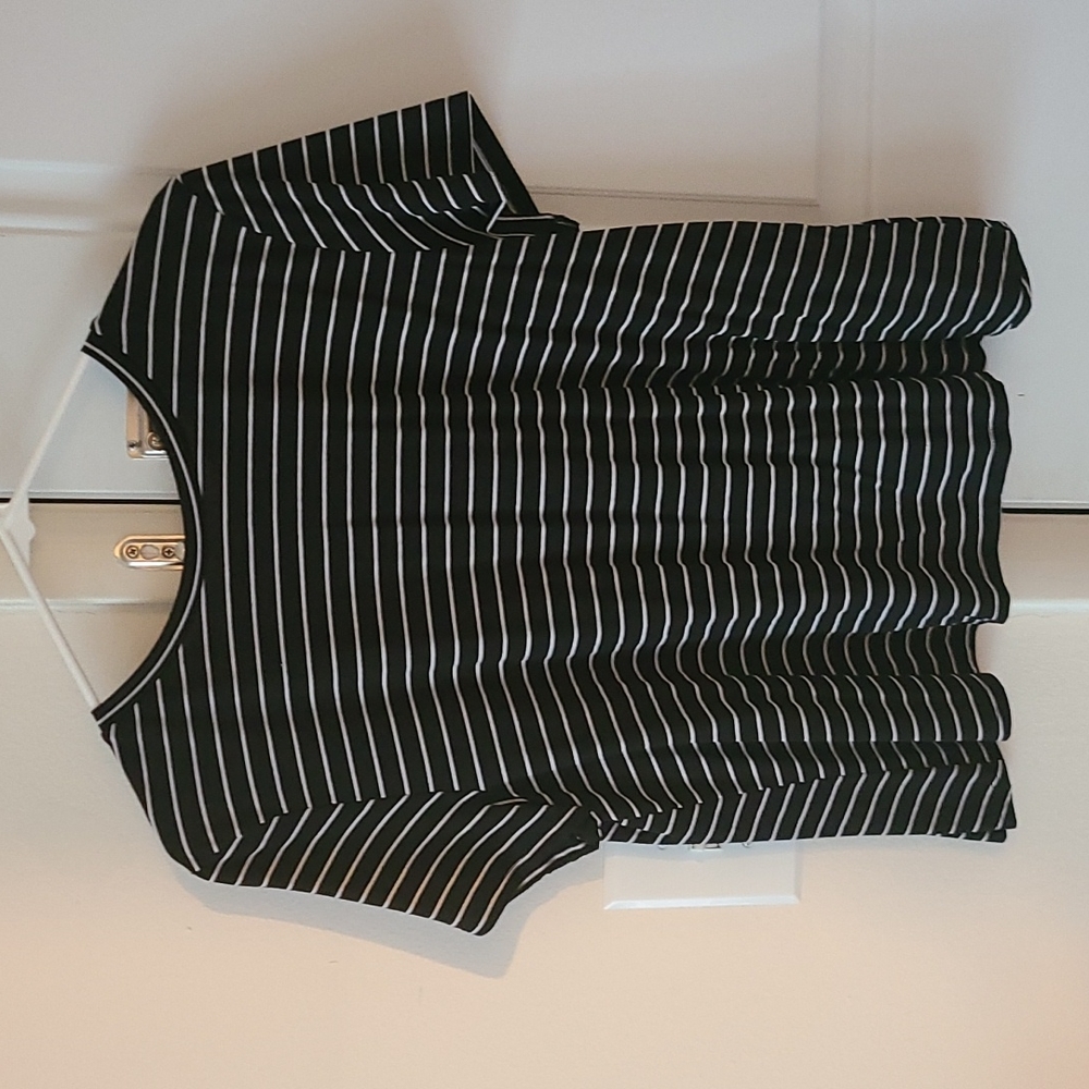 Old Navy Active Stripped T-Shirt (L)